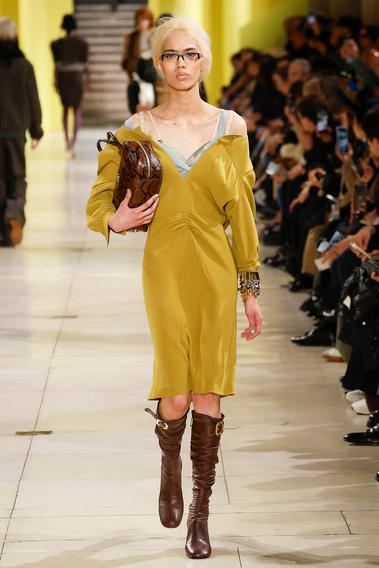 Miu Miu herfst/winter 2025 bruine laarzen