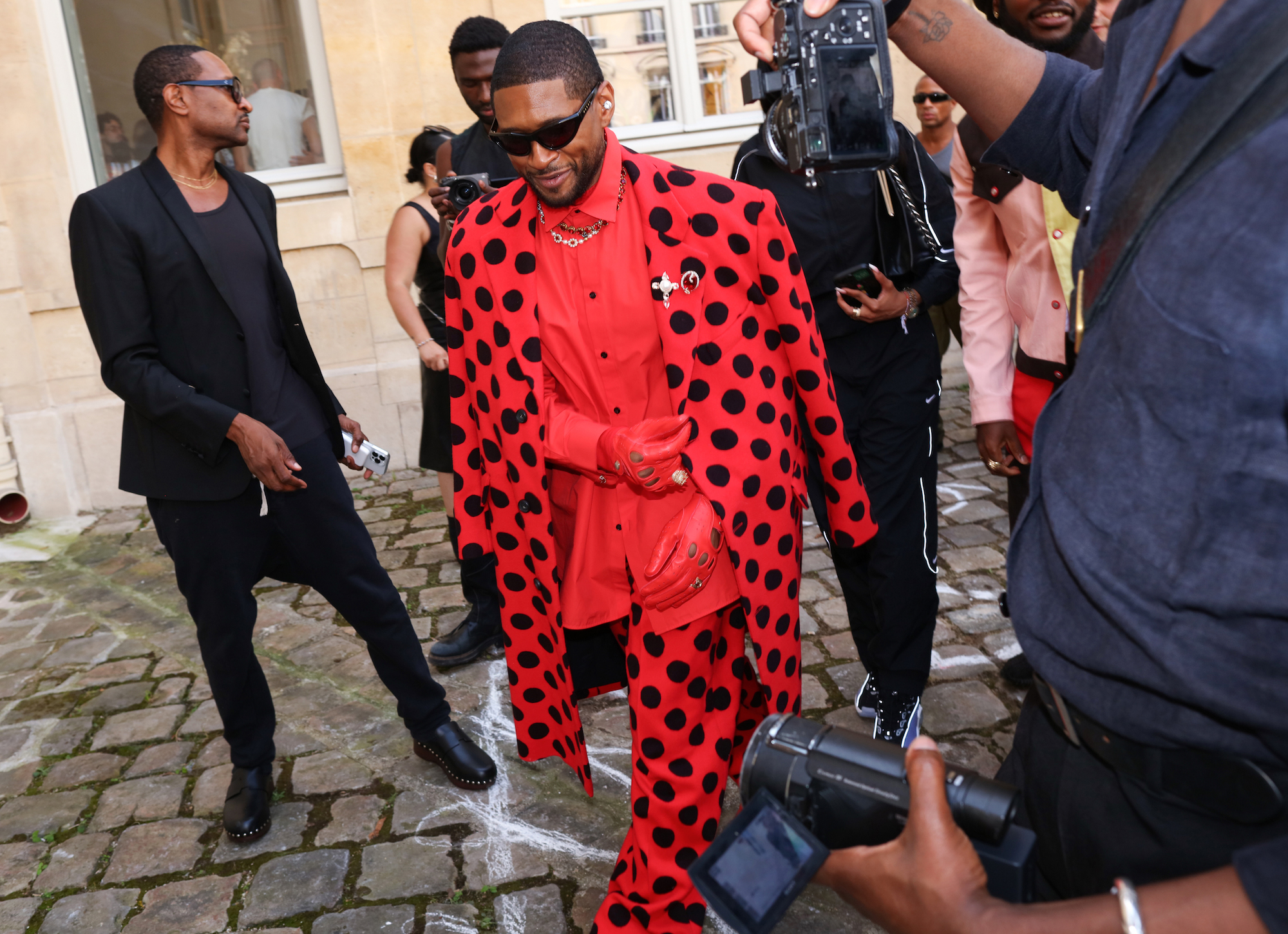Streetstyle tijdens Paris Fashion Week lente/zomer 2024