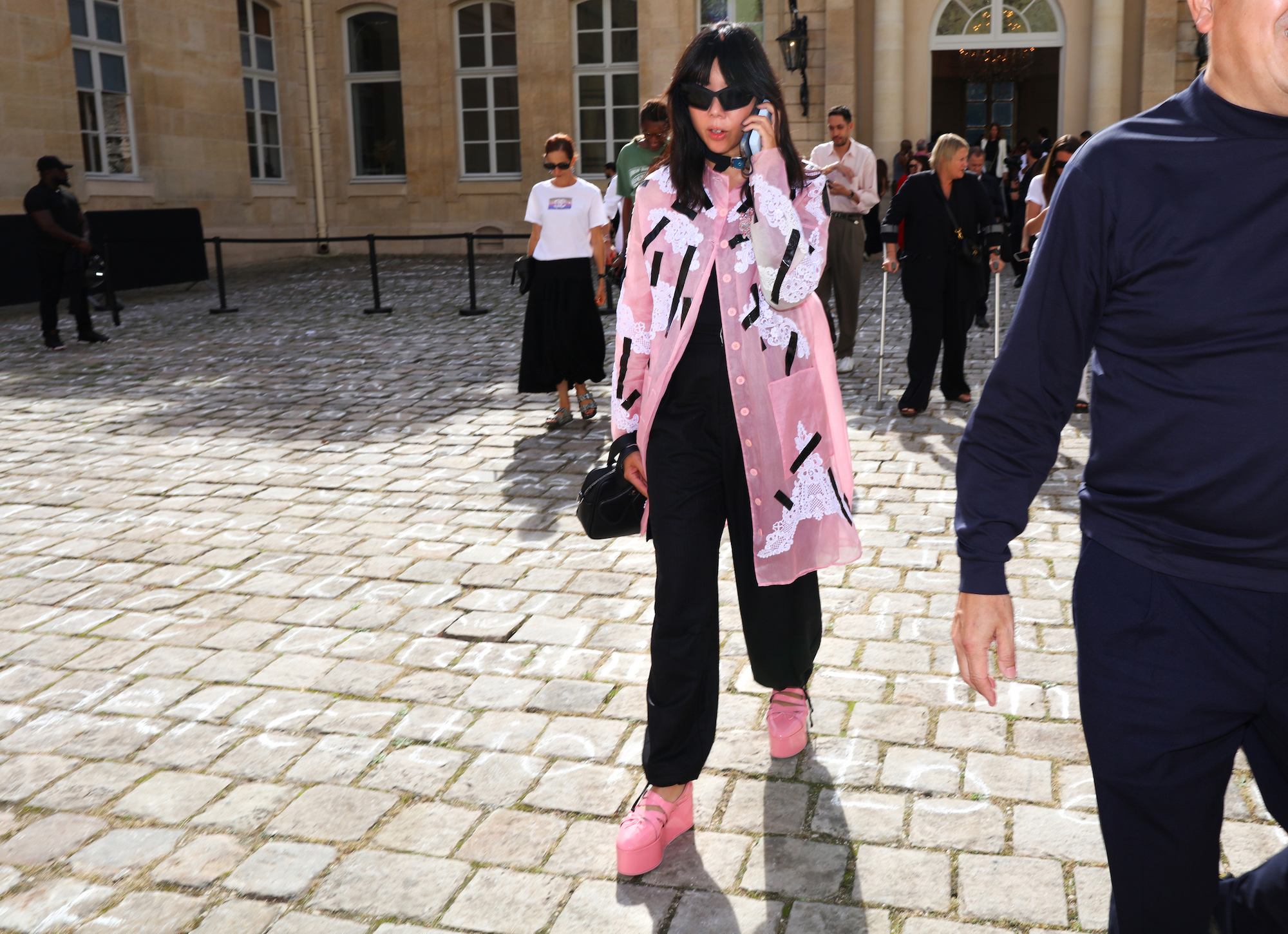 Streetstyle tijdens Paris Fashion Week lente/zomer 2024
