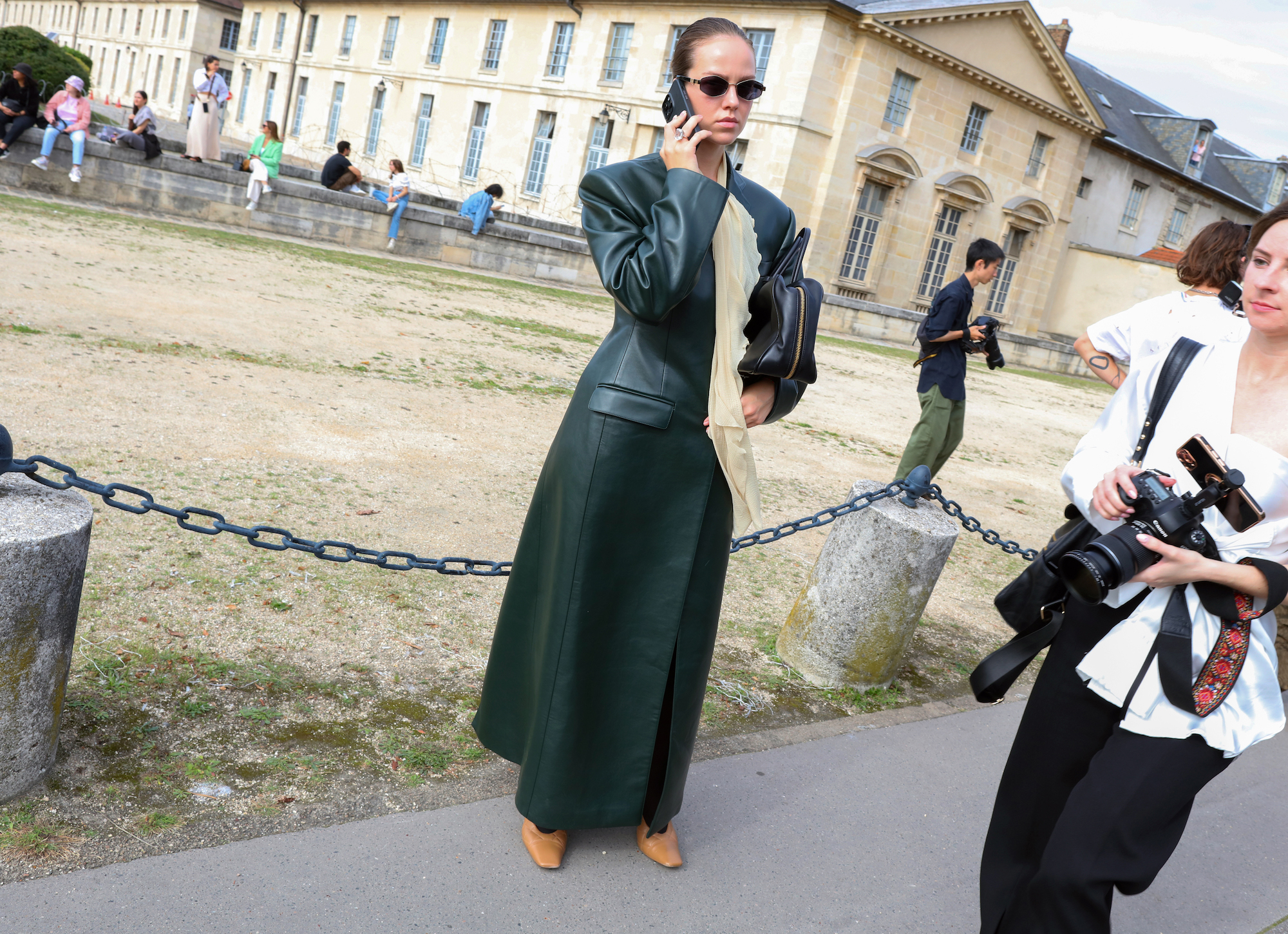 Streetstyle tijdens Paris Fashion Week lente/zomer 2024
