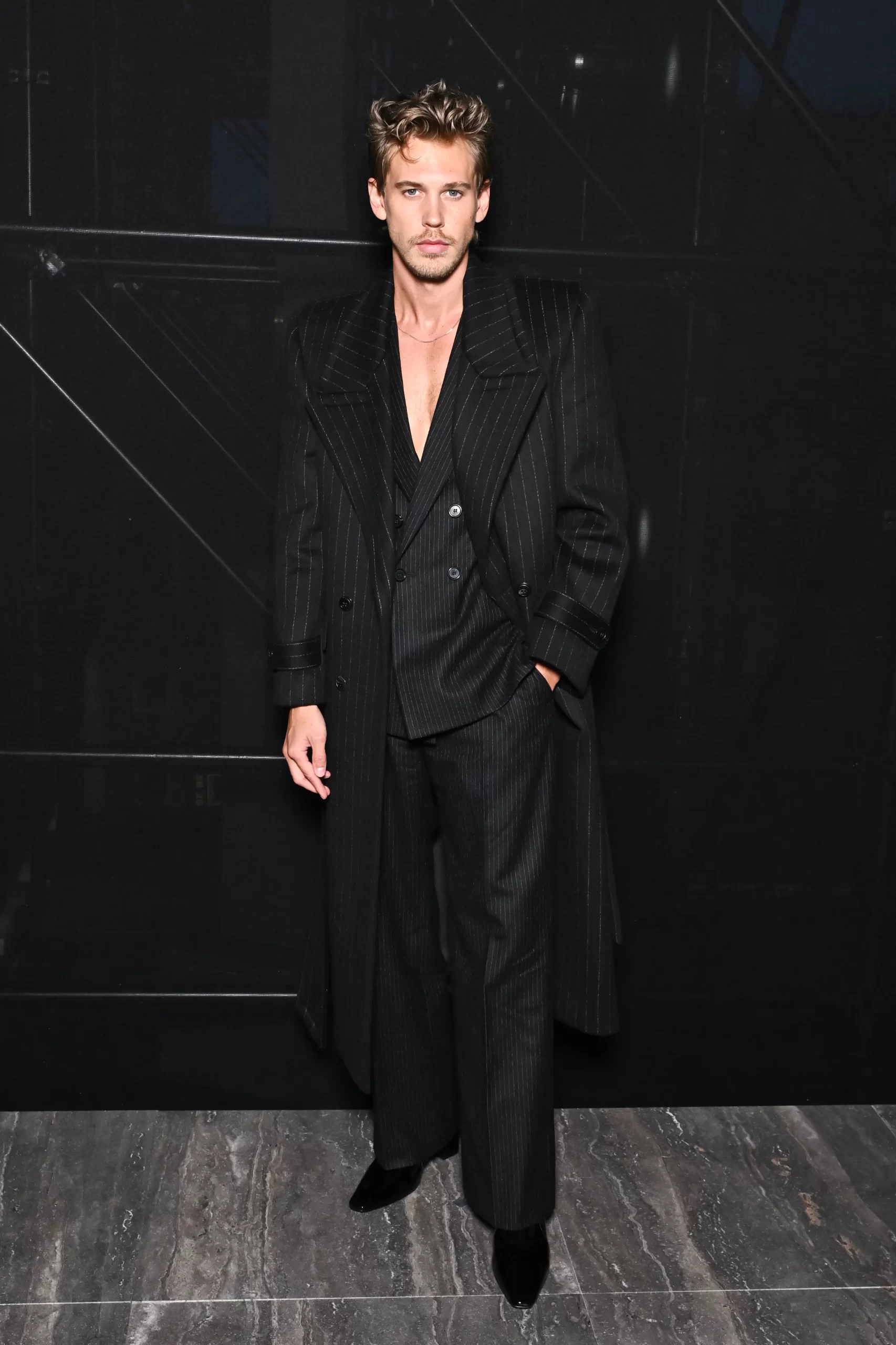 Austin Butler is een van de beroemdheden bij Paris Fashion Week lente/zomer 2023