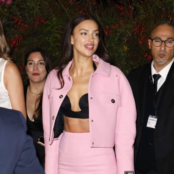 irina-shayk-combineert-haar-twee-favoriete-kledingstukken-de-naked-dress-en-erotische-schoenen-266672