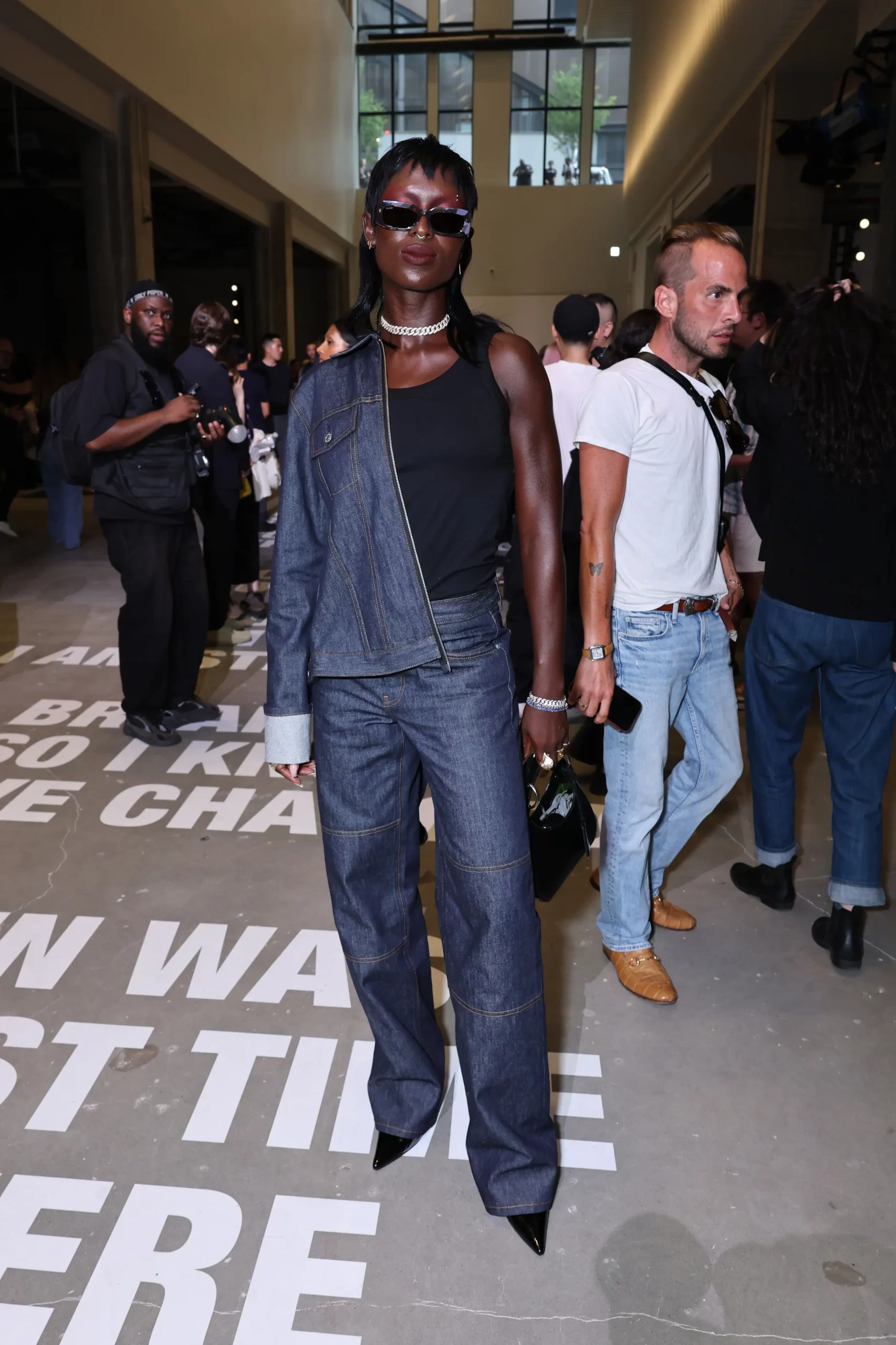 Jodie Turner-Smith bij Helmut Lang.