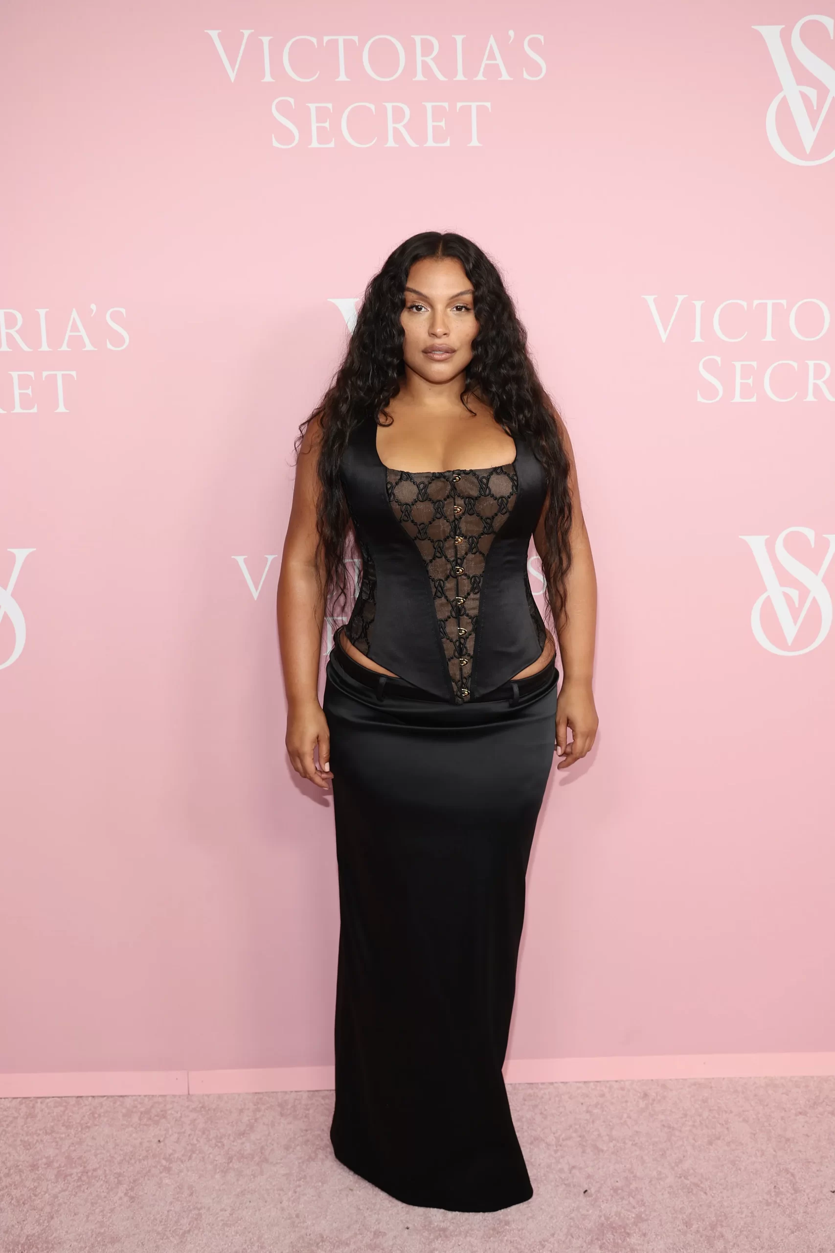 Paloma Elsesser bij de Victoria's Secret-show tijdens New York Fashion Week.