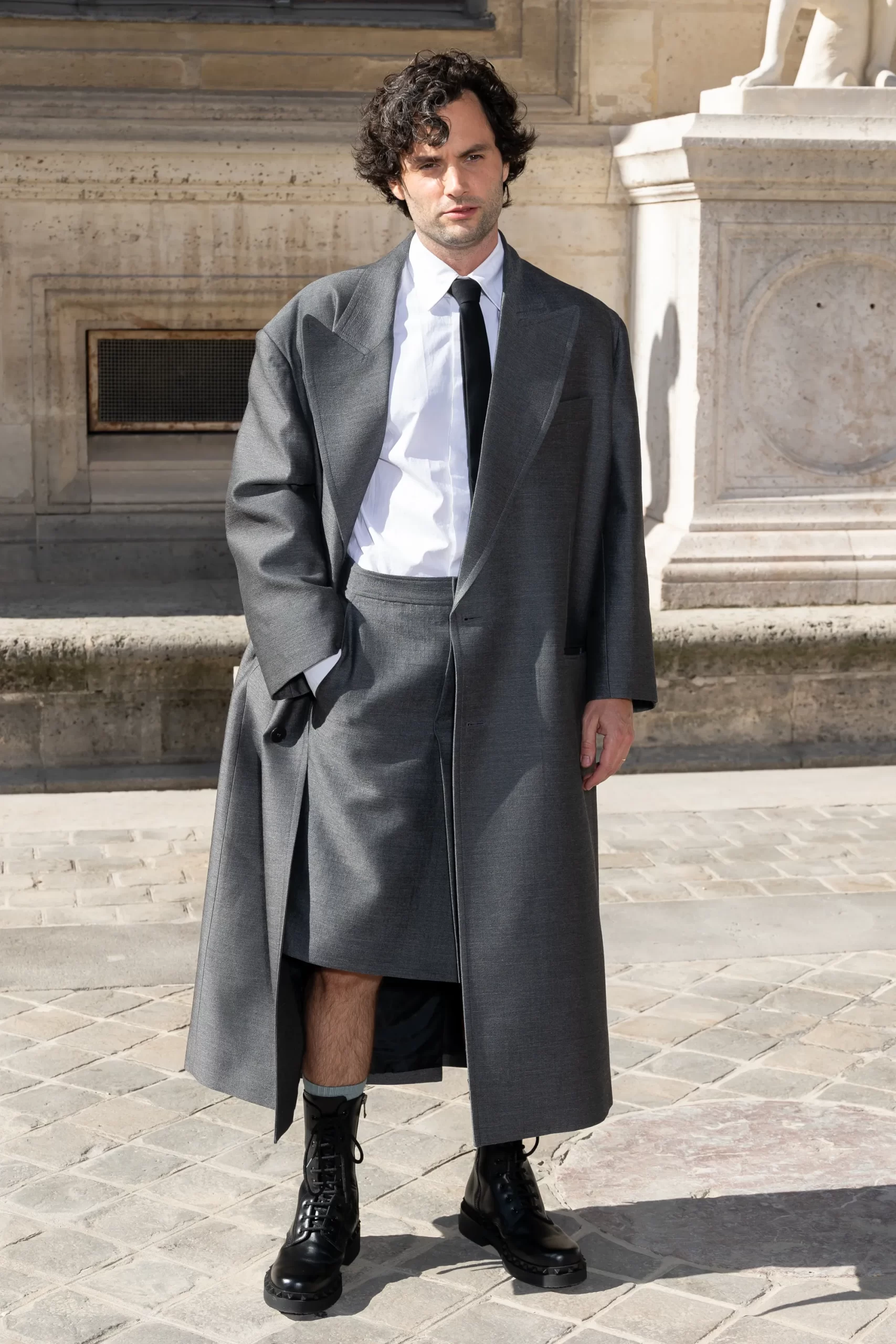 Penn Badgley bij Valentino