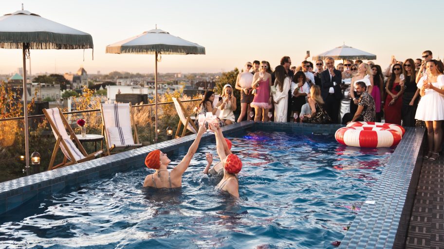 kijk-binnen-bij-de-spectaculaire-rooftop-party-van-vogue-martini-en-soho-house-267215