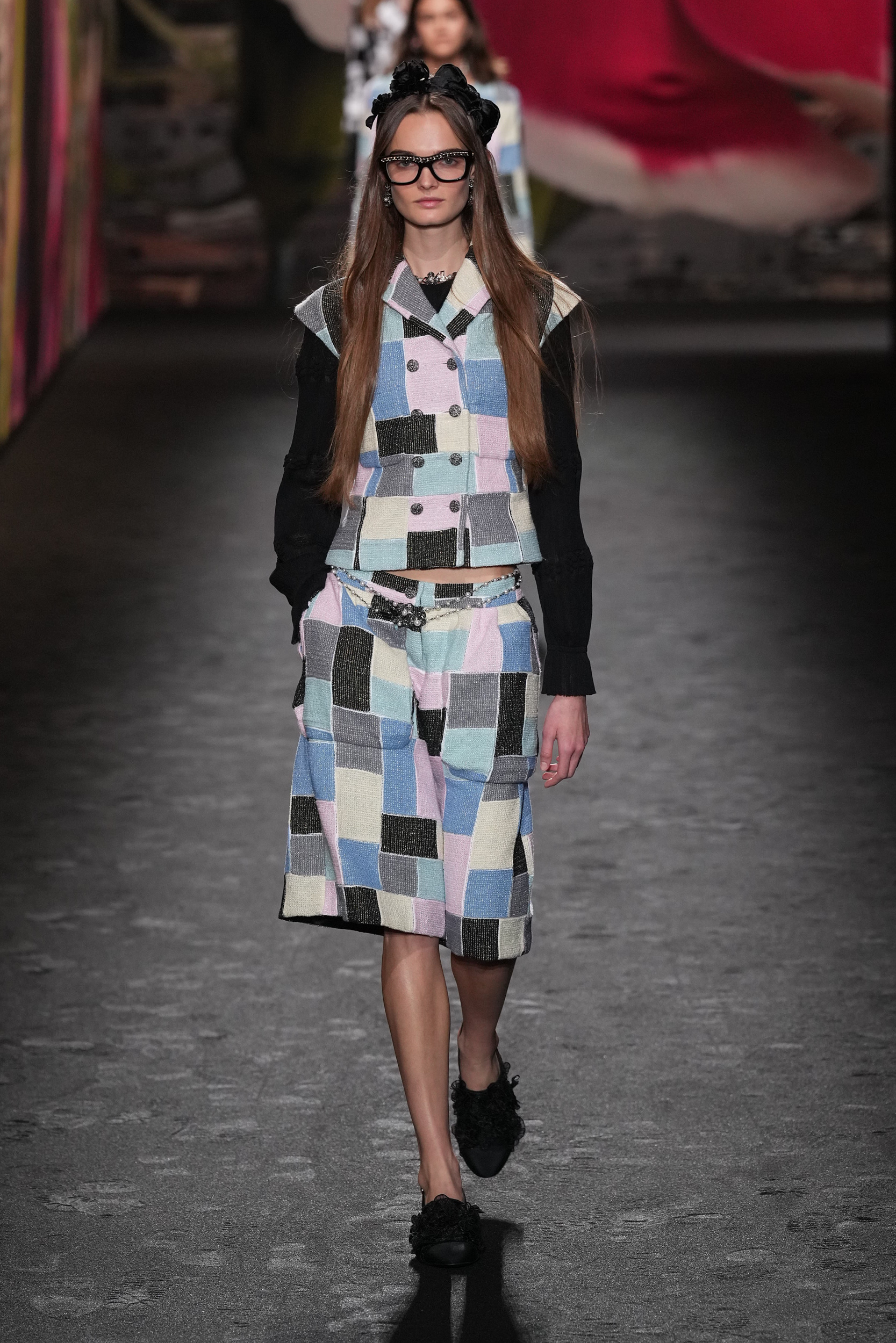 Geeky leesbrillen bij Chanel lente/zomer 2024