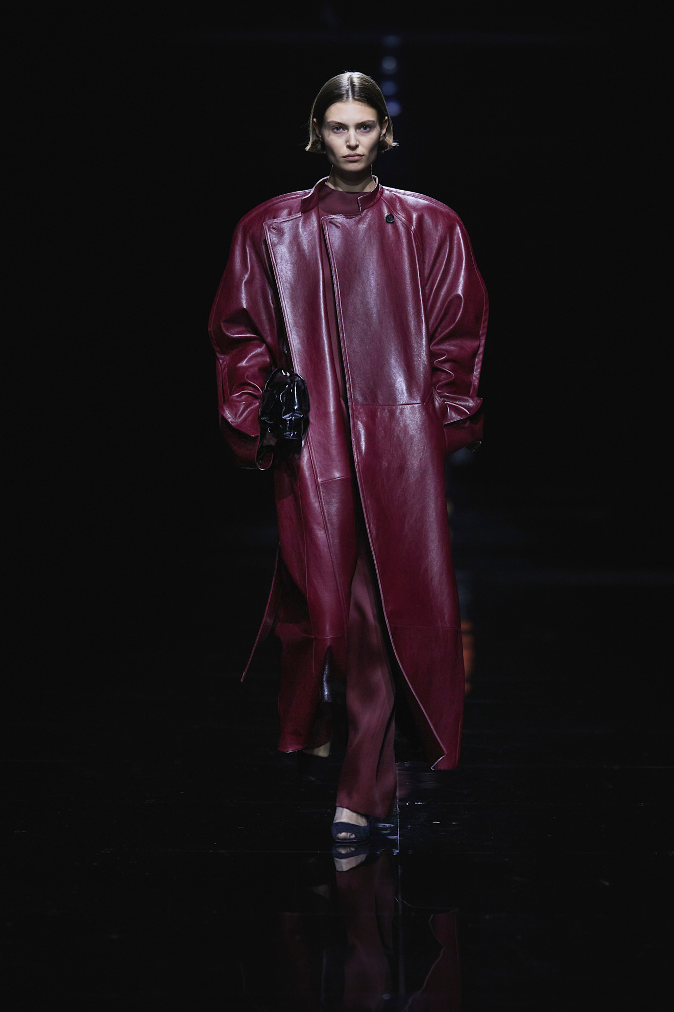 khaite winterjas bordeaux rood leer