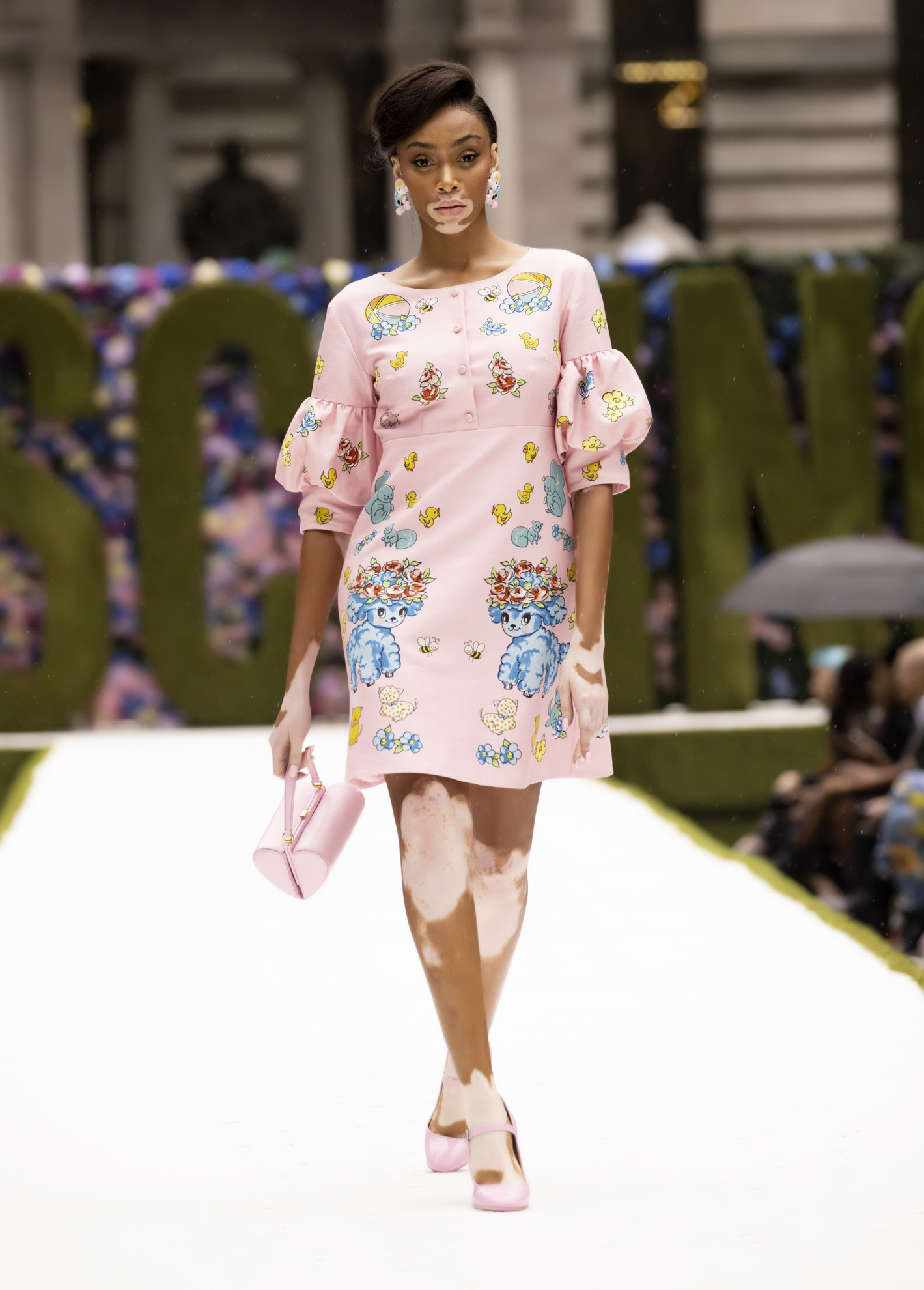 Winnie bij Moschino lente/zomer 2022