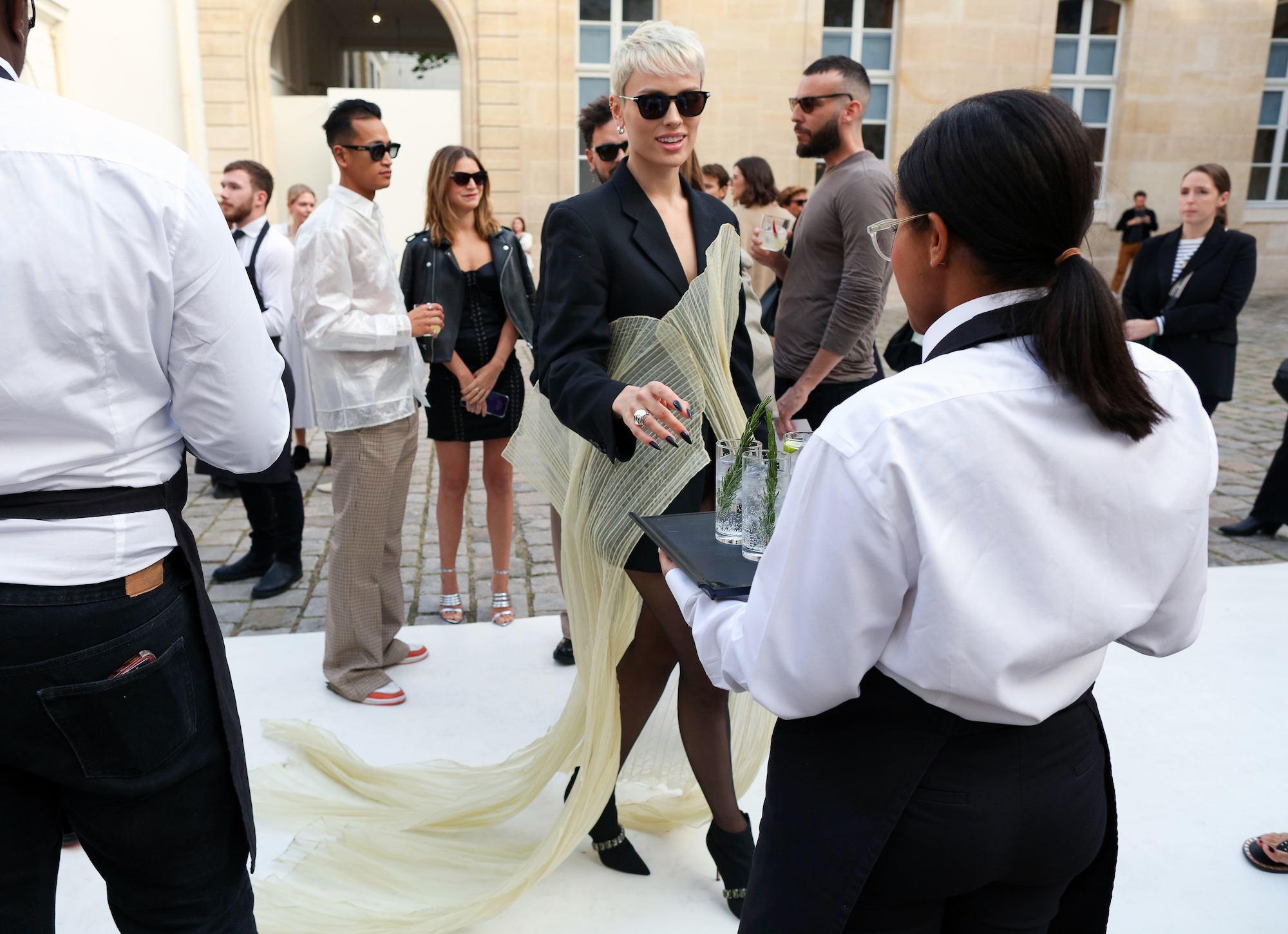 Streetstyle tijdens Paris Fashion Week lente/zomer 2024