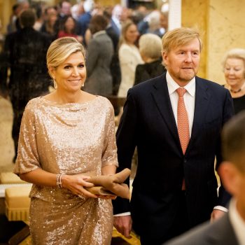 koningin-maxima-geeft-ons-nu-al-inspiratie-voor-het-feestseizoen-in-fonkelende-paillettenjurk-270512