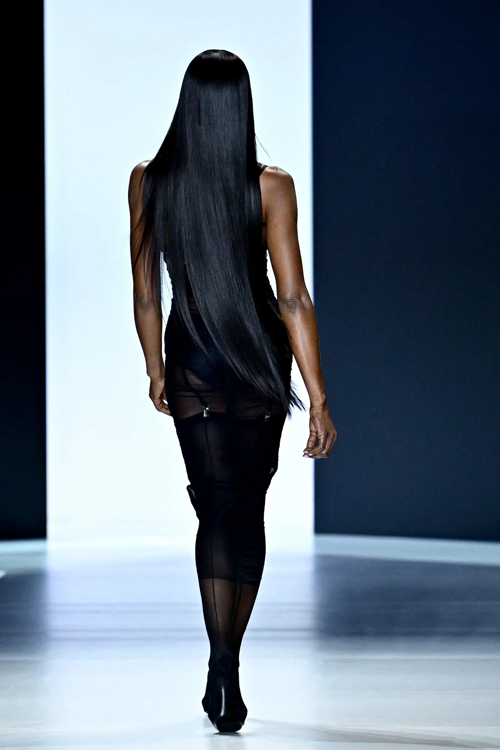 Naomi Campbell met extreem glad, bijna fluïde haar