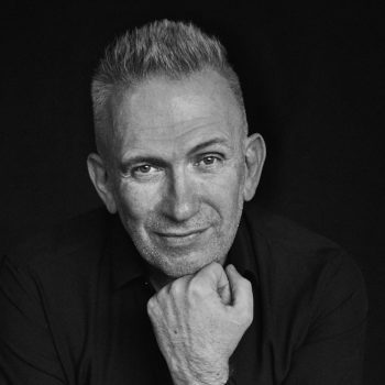 in-gesprek-met-jean-paul-gaultier-ik-ben-nooit-iemand-geweest-die-graag-in-de-schijnwerpers-staat-276391