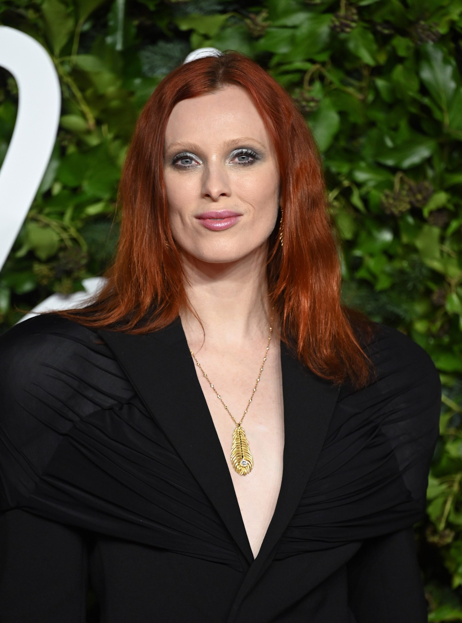 De beste rode kapsels van Karen Elson