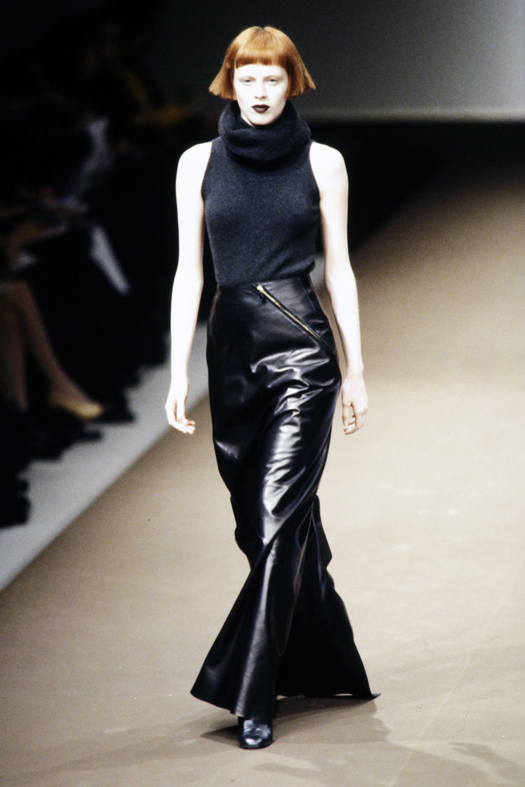 De beste catwalkmomenten van Karen Elson: Hermès herfst/winter 1997