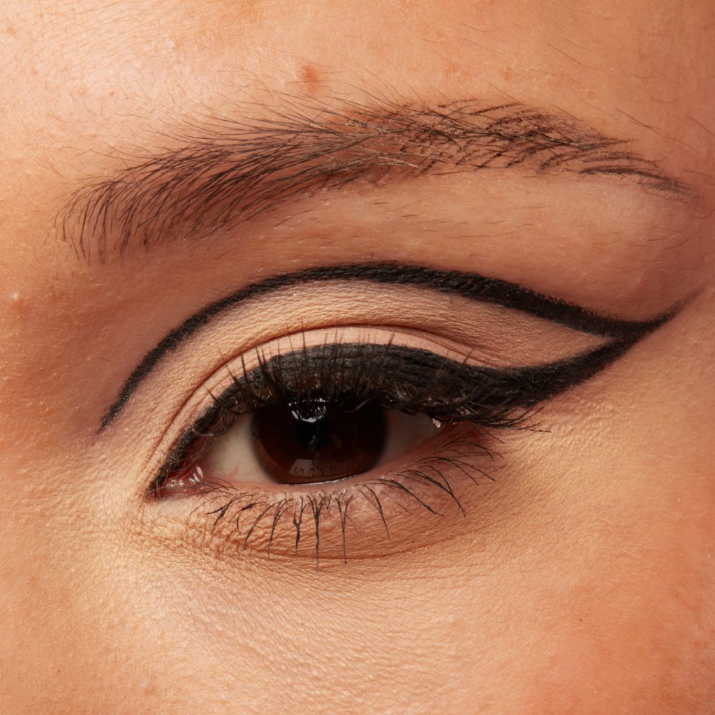 Beautytrends voor het najaar: futuristische eyeliner