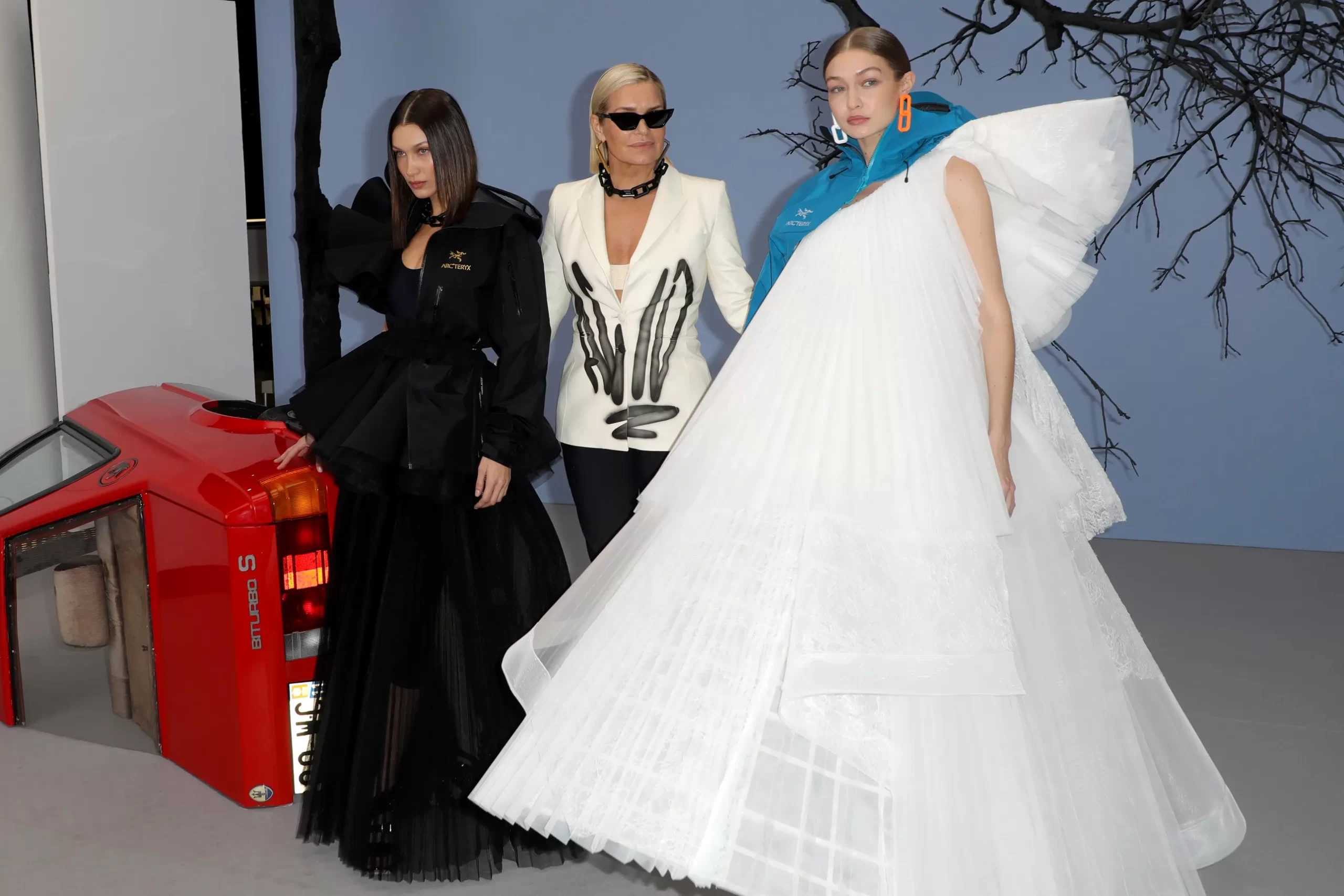 Beroemde moeders en dochters die op elkaar lijken: Yolanda Hadid en Bella en Gigi Hadid