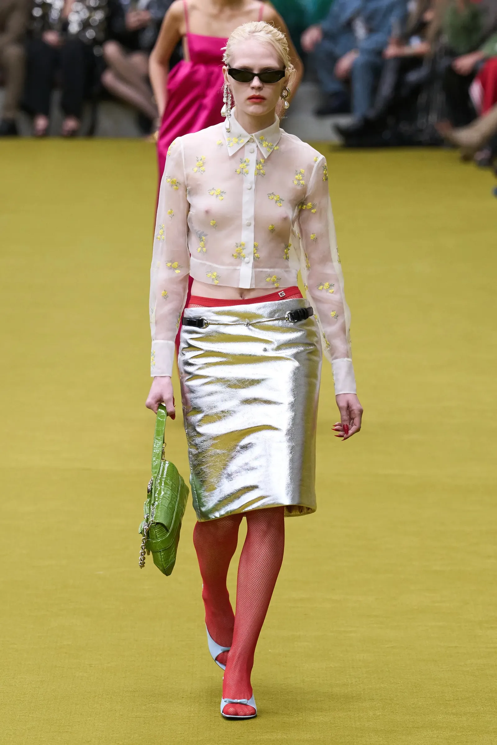 Rok met knielengte bij Gucci herfst/winter 2023
