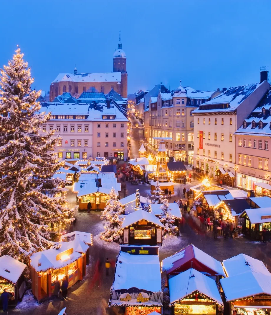jingle-alle-the-way-8-sprookjesachtige-kerstmarkten-in-europa-die-je-wil-bezoeken-274867