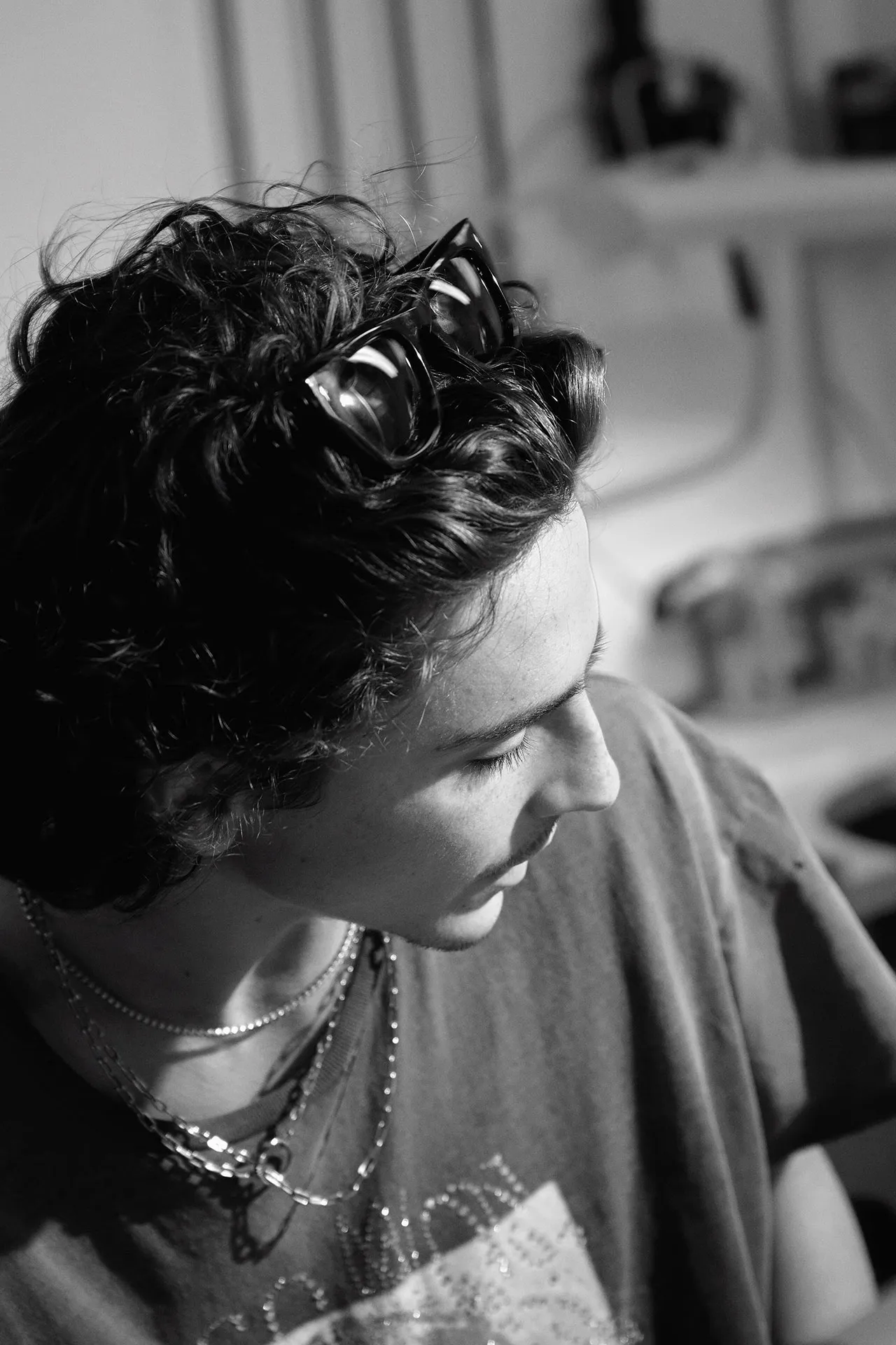 Chalamet, een oude vriend van het huis, heeft in het verleden het Tank horloge en de Trinity ringen van Cartier gedragen op de rode loper.