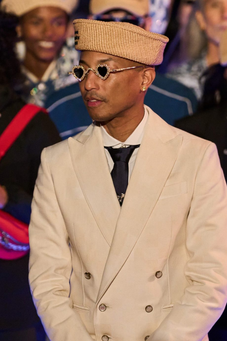 schip-ahoy-in-gesprek-met-pharrell-williams-over-zijn-tweede-menswearshow-voor-louis-vuitton-in-hongkong-277134