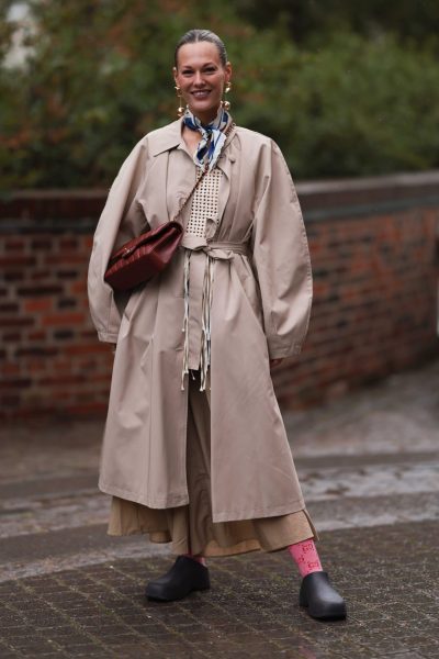 sokken-in-klompen-zijn-de-combinatie-waarvan-je-niet-wist-dat-je-hem-nodig-had-deze-winter-279193