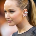 Jennifer Lawrence met earcuff