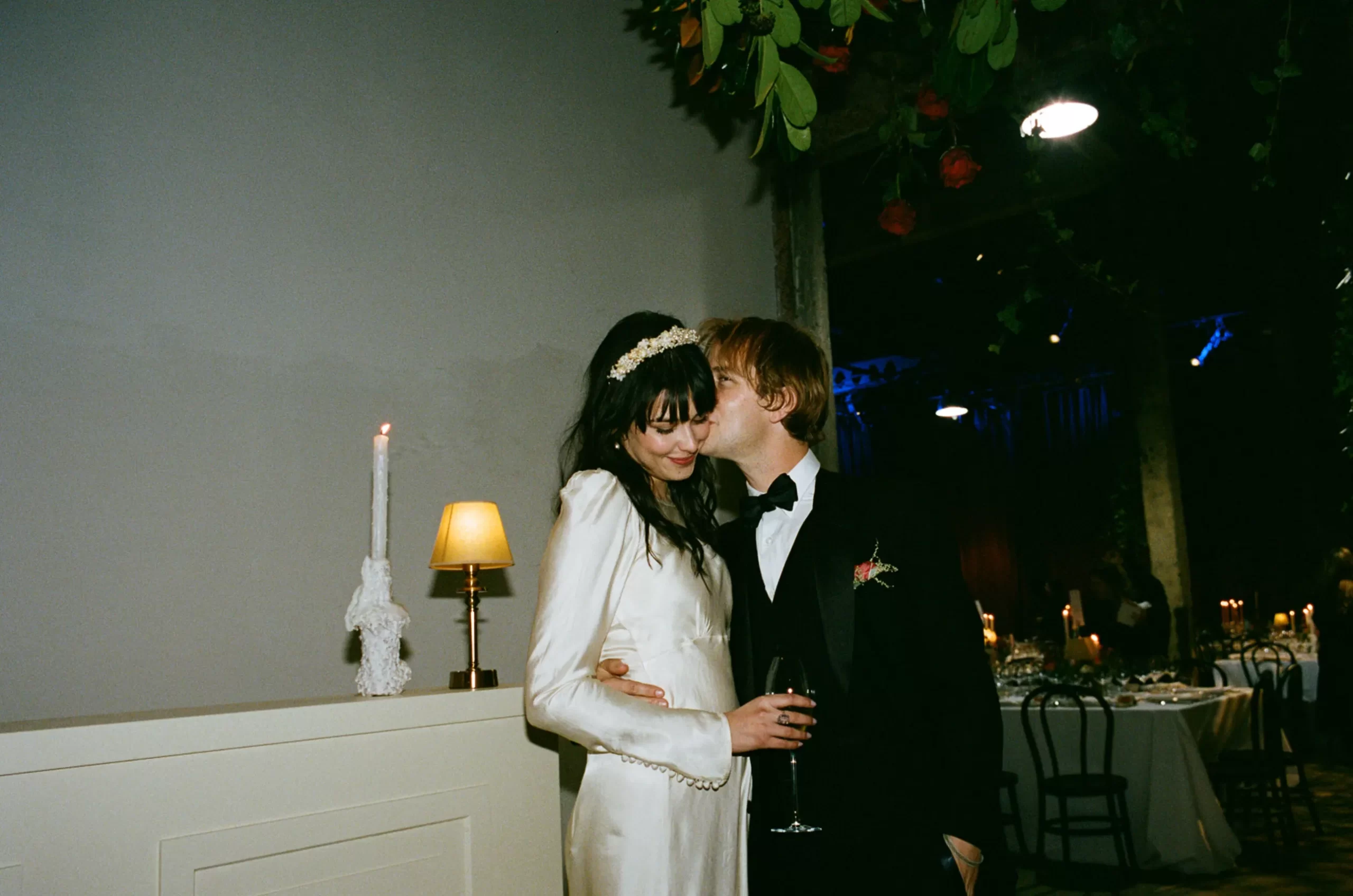 De bruiloft van Tom Odell en Georgie Somerville