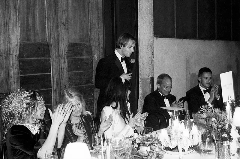 De bruiloft van Tom Odell en Georgie Somerville