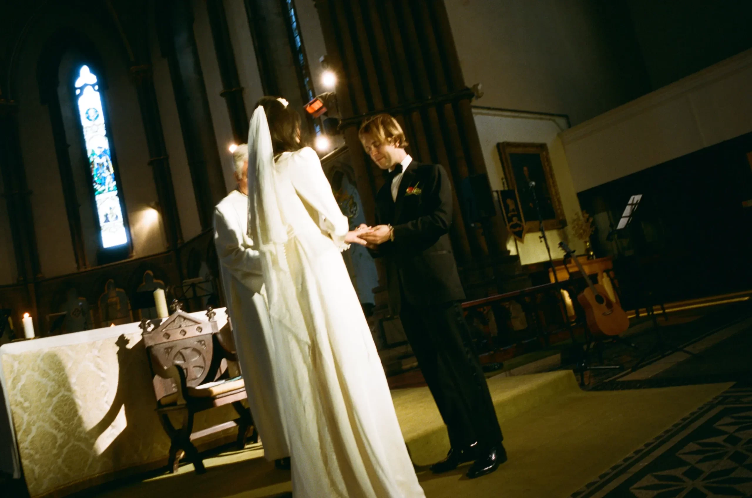 De bruiloft van Tom Odell en Georgie Somerville