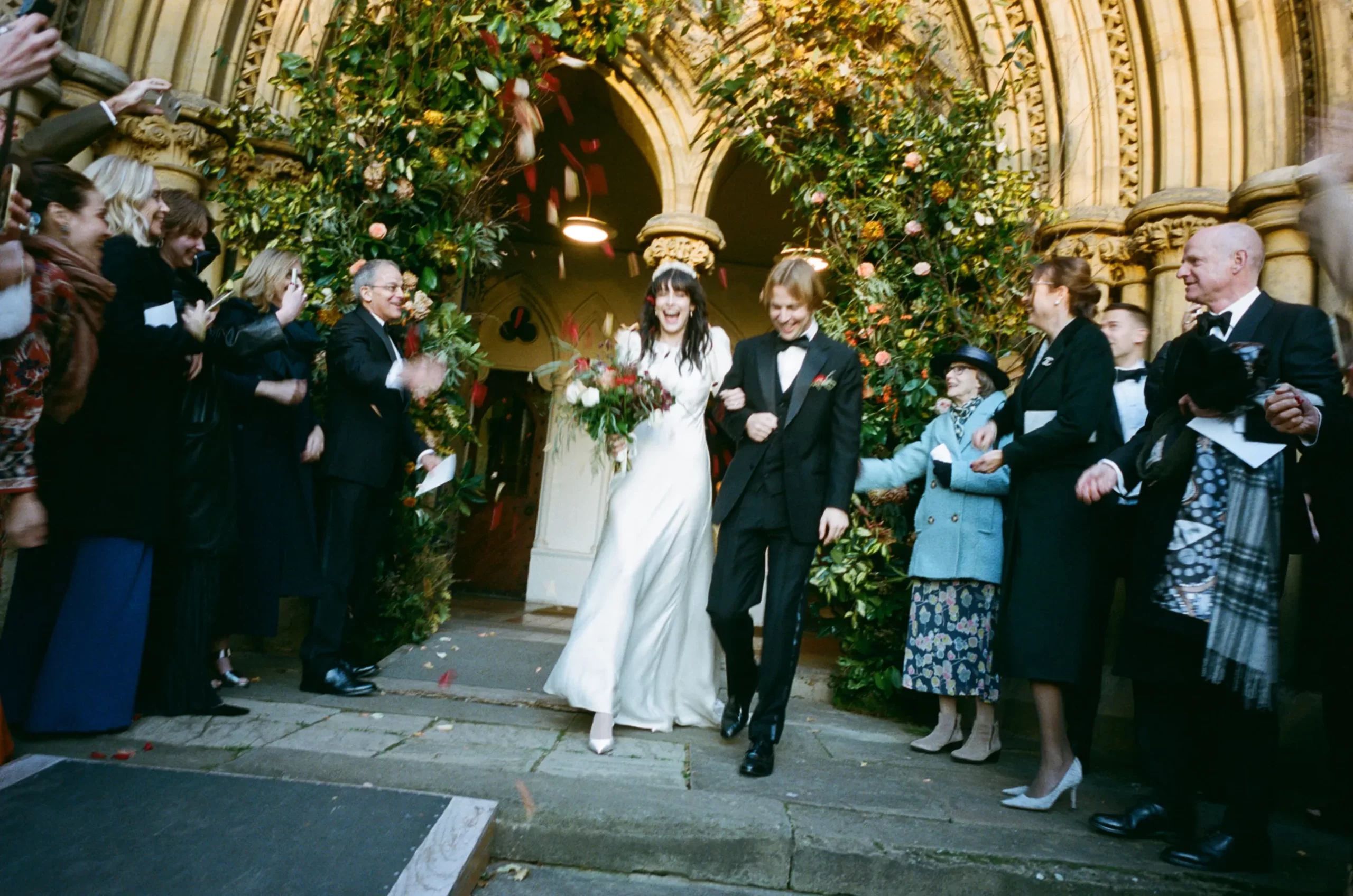 De bruiloft van Tom Odell en Georgie Somerville