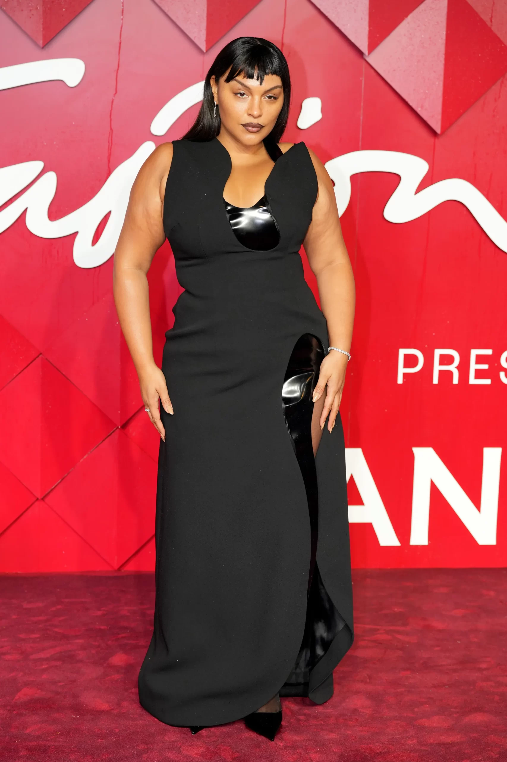 Paloma Elsesser bij de Fashion Awards 2023