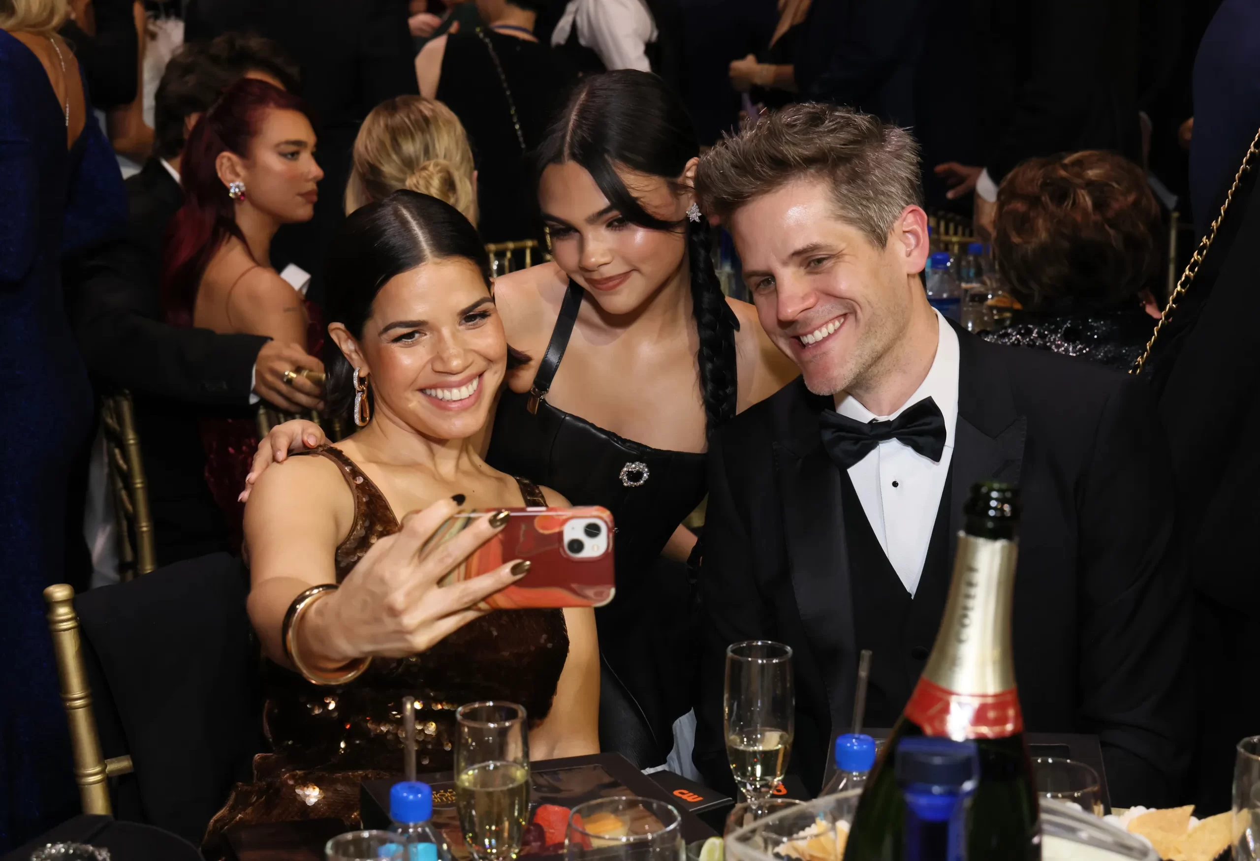 America Ferrera, Devery Jacobs, en Ryan Piers Williams critic choice awards
