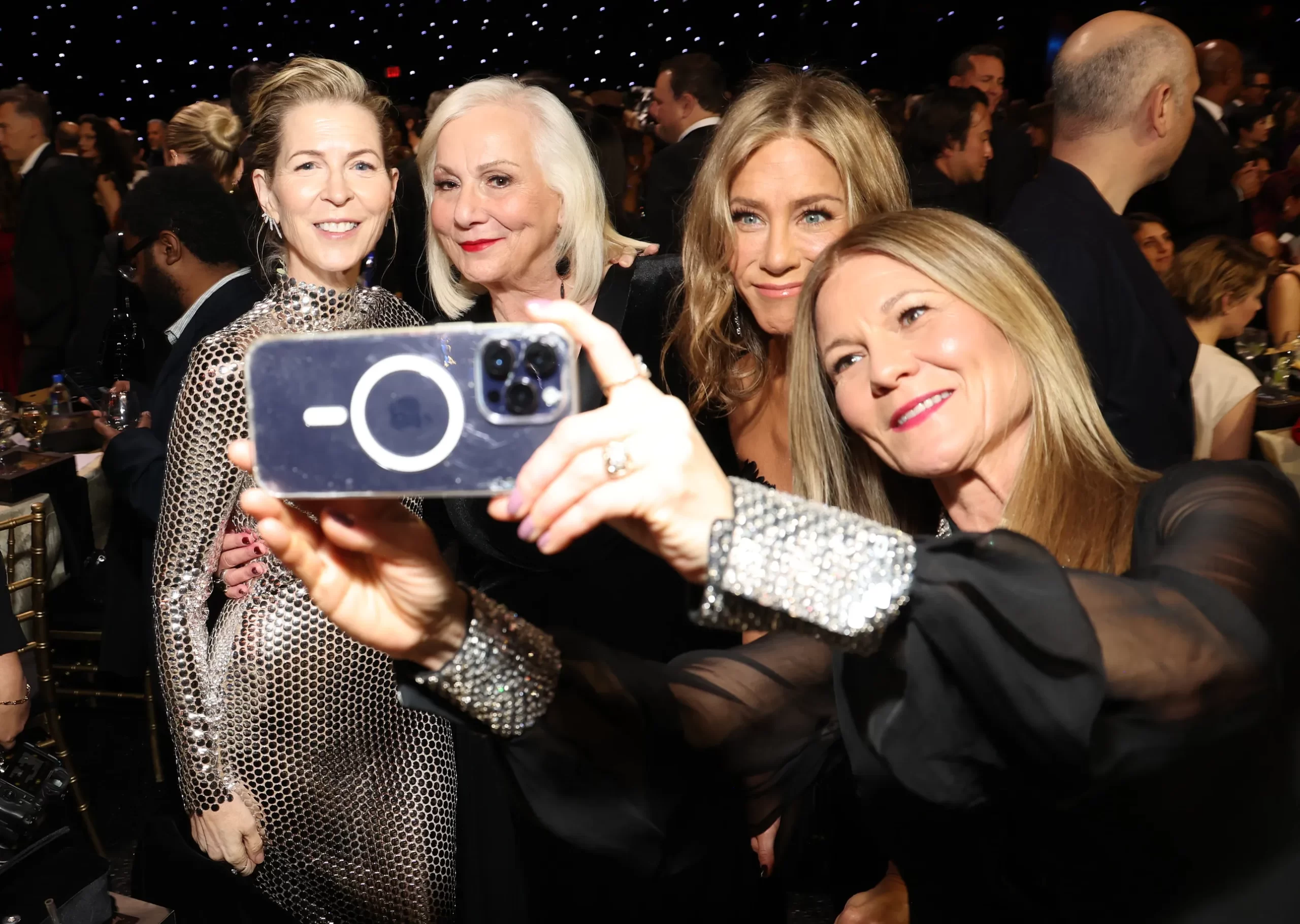 Charlotte Stoudt, Mimi Leder, Jennifer Aniston, en Kristin Hahn critics choice awards