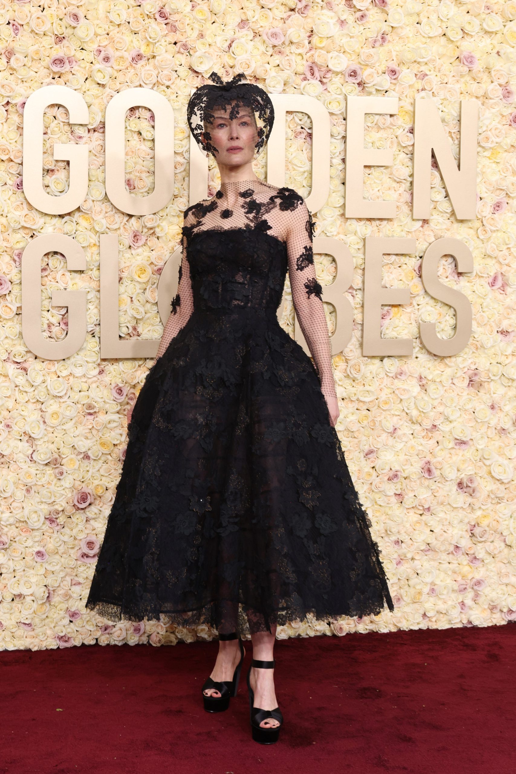 Rosamund Pike in Dior Couture Golden Globes 2024