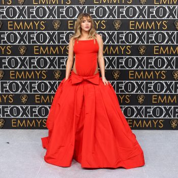 suki-waterhouse-verschijnt-in-een-prachtige-zwangerschapslook-tijdens-de-emmys-282526