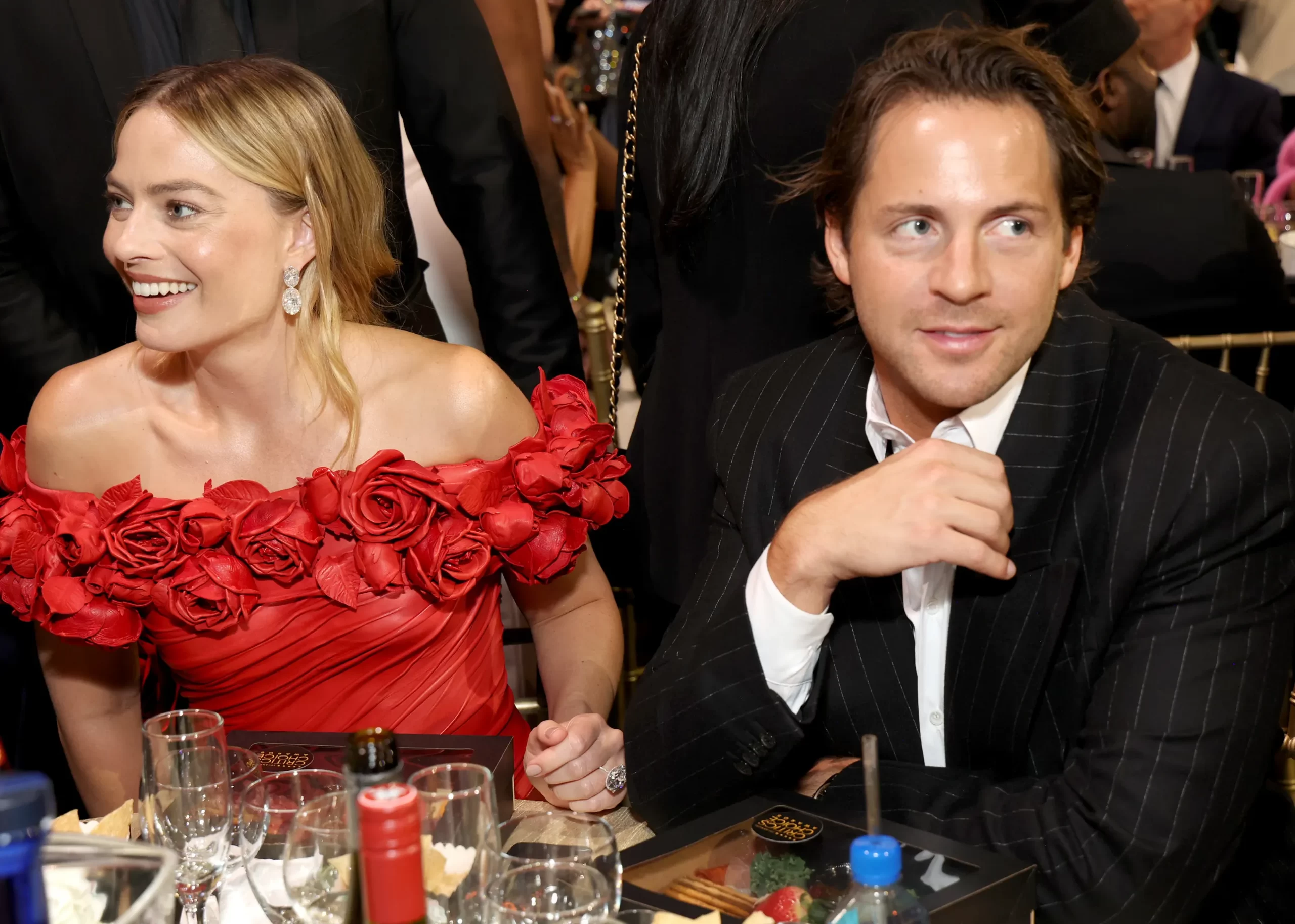 Margot Robbie en Tom Ackerley critics choice awards