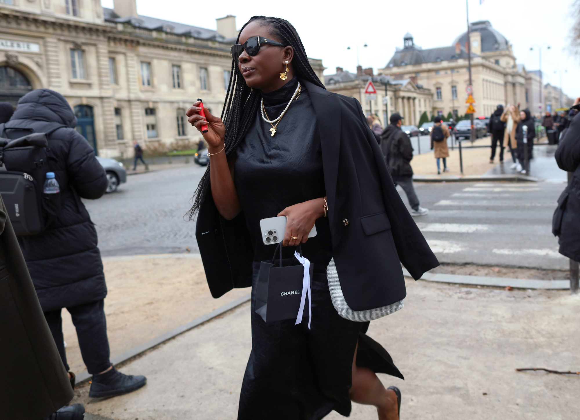 Een streetstylelook bij Couture Fashion Week