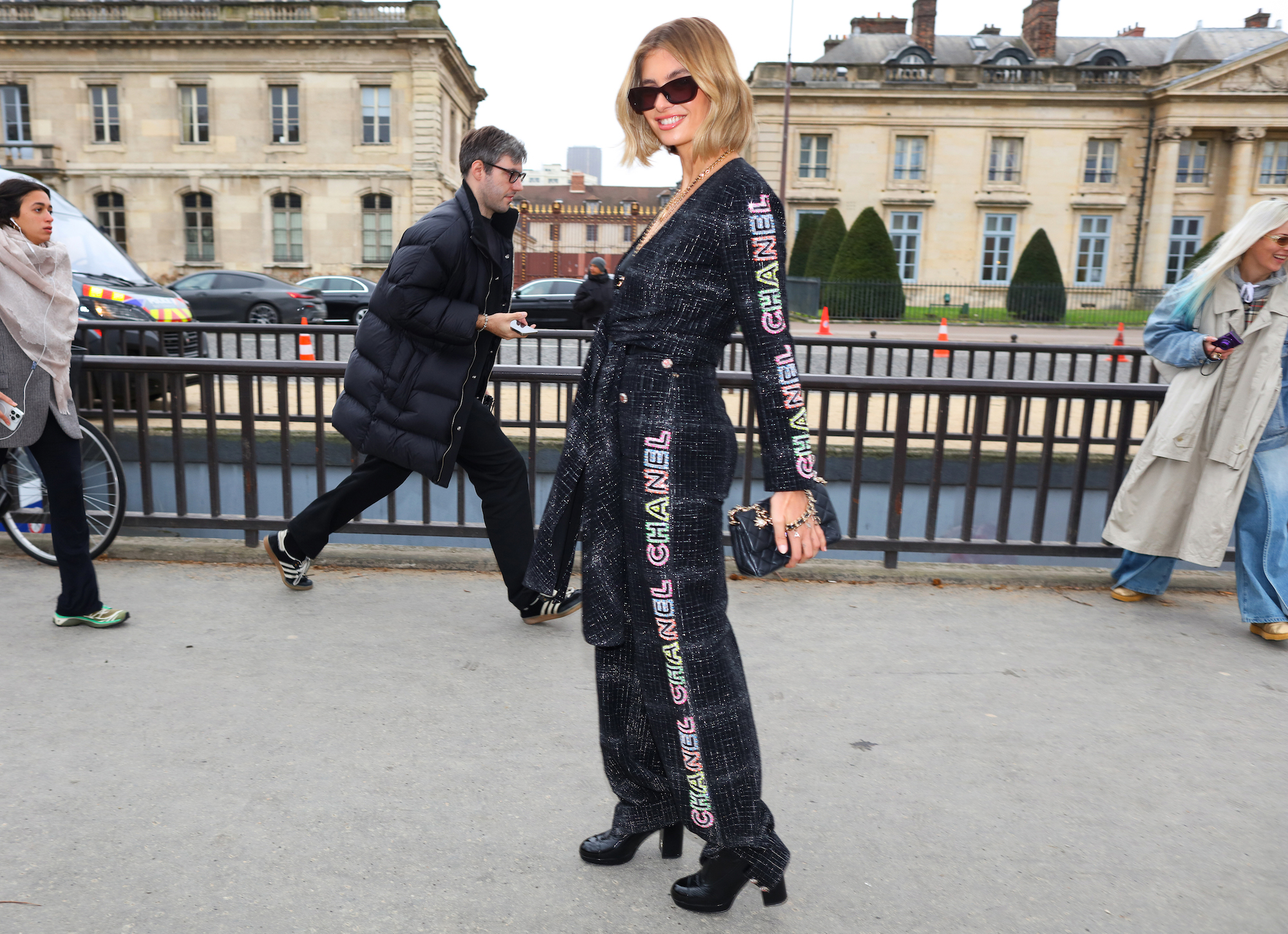 Een streetstylelook bij Couture Fashion Week