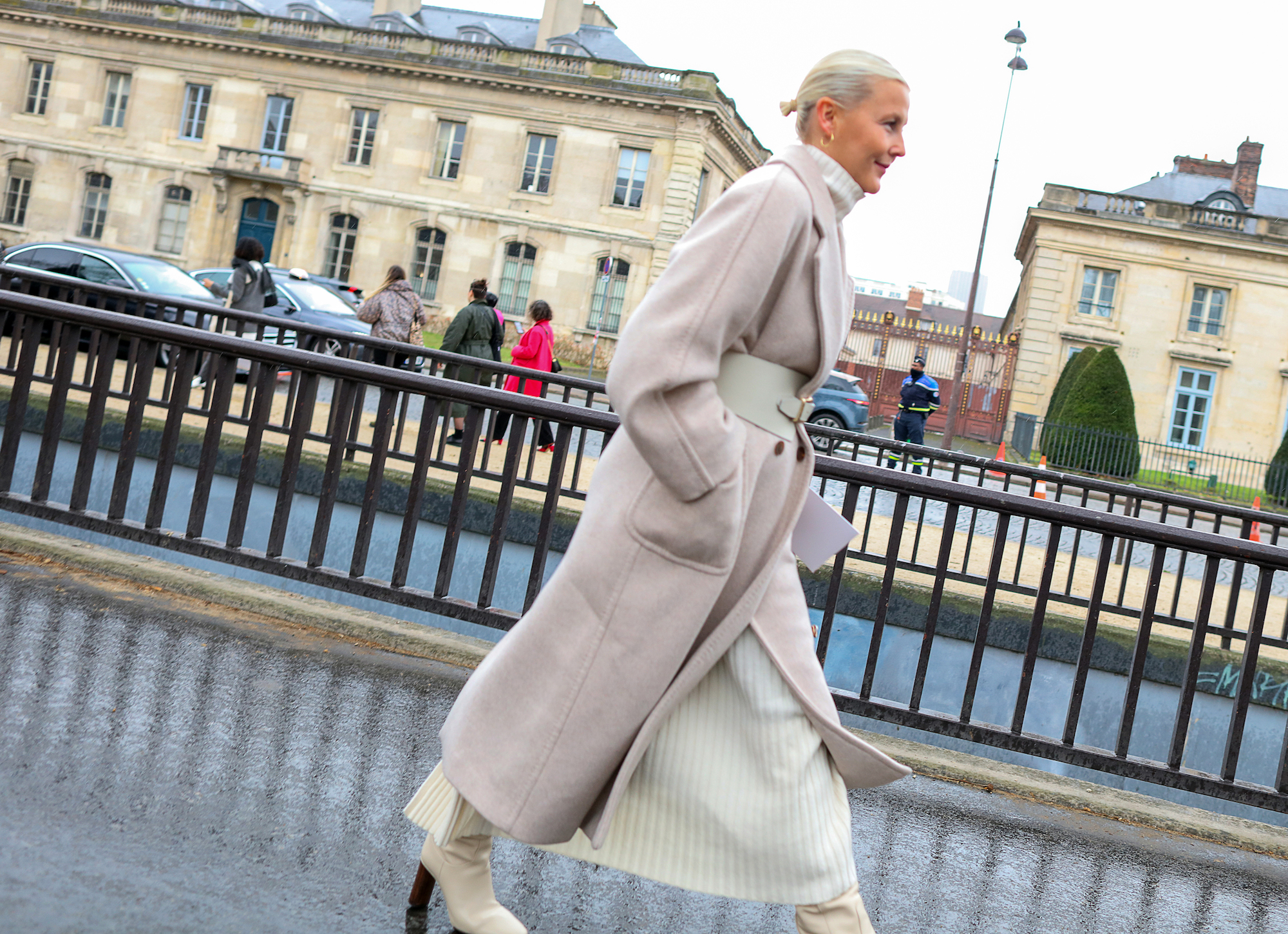 Een streetstylelook bij Couture Fashion Week