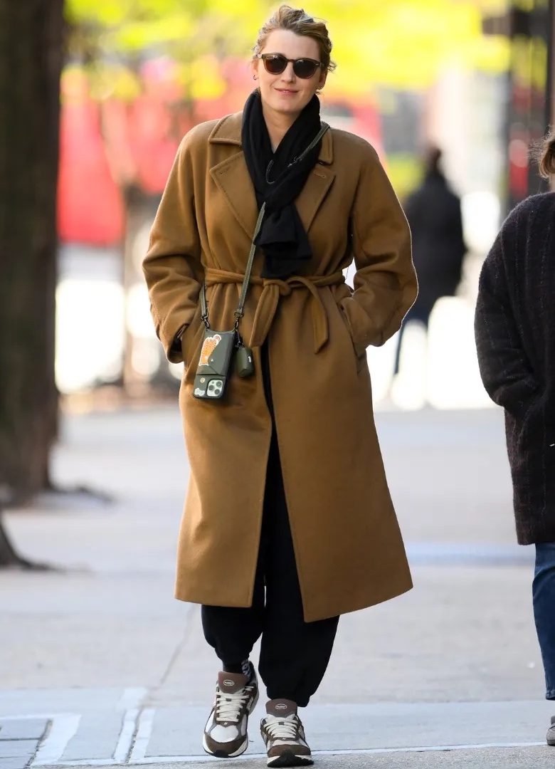 Bruine sneakers zijn de chique schoenentrend die je wil proberen