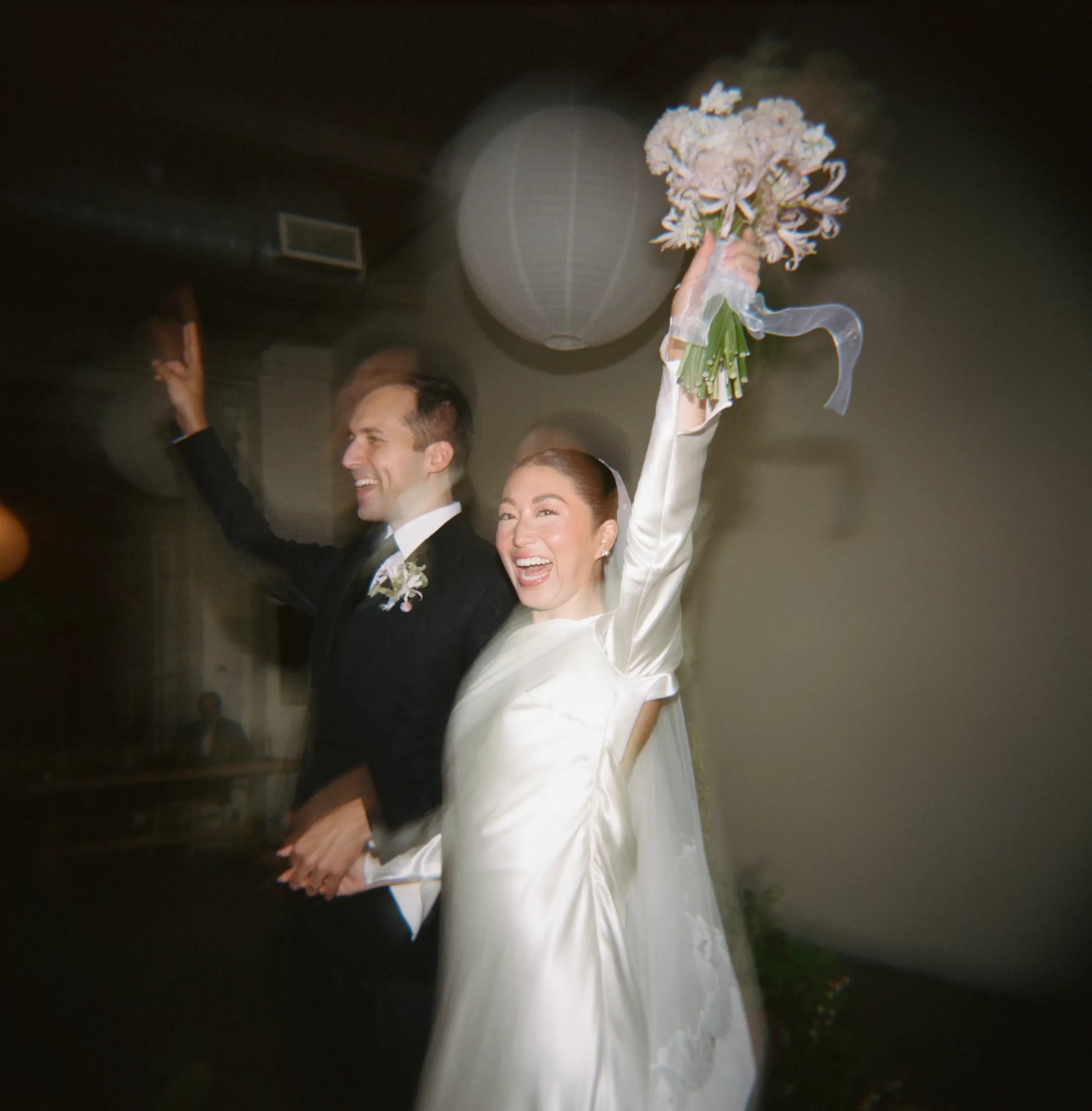 Nicole Wong en Carlo Biedenharn op hun trouwdag