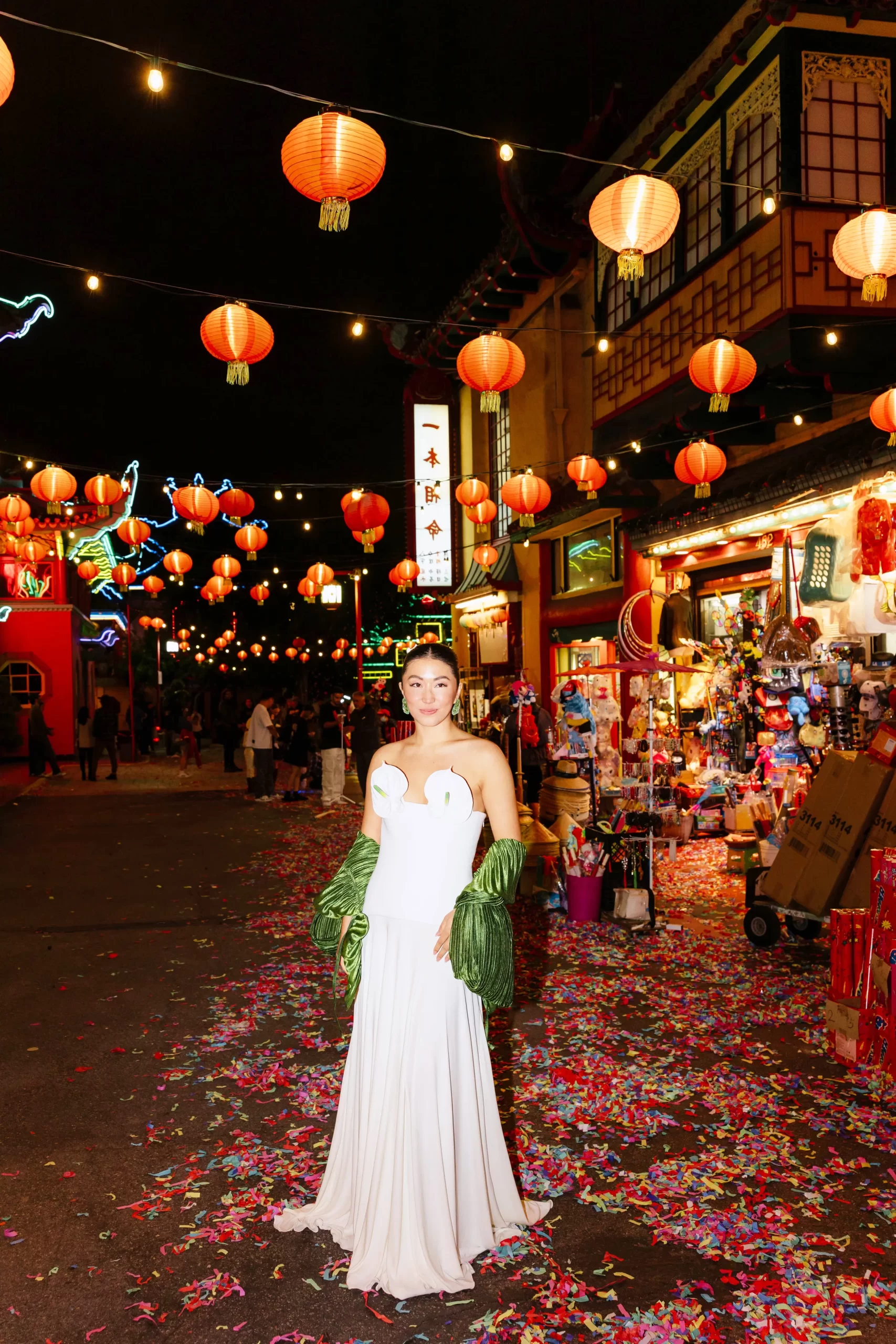 De bruiloft in LA Chinatown van Nicole Wong en Carlo Biedenharn