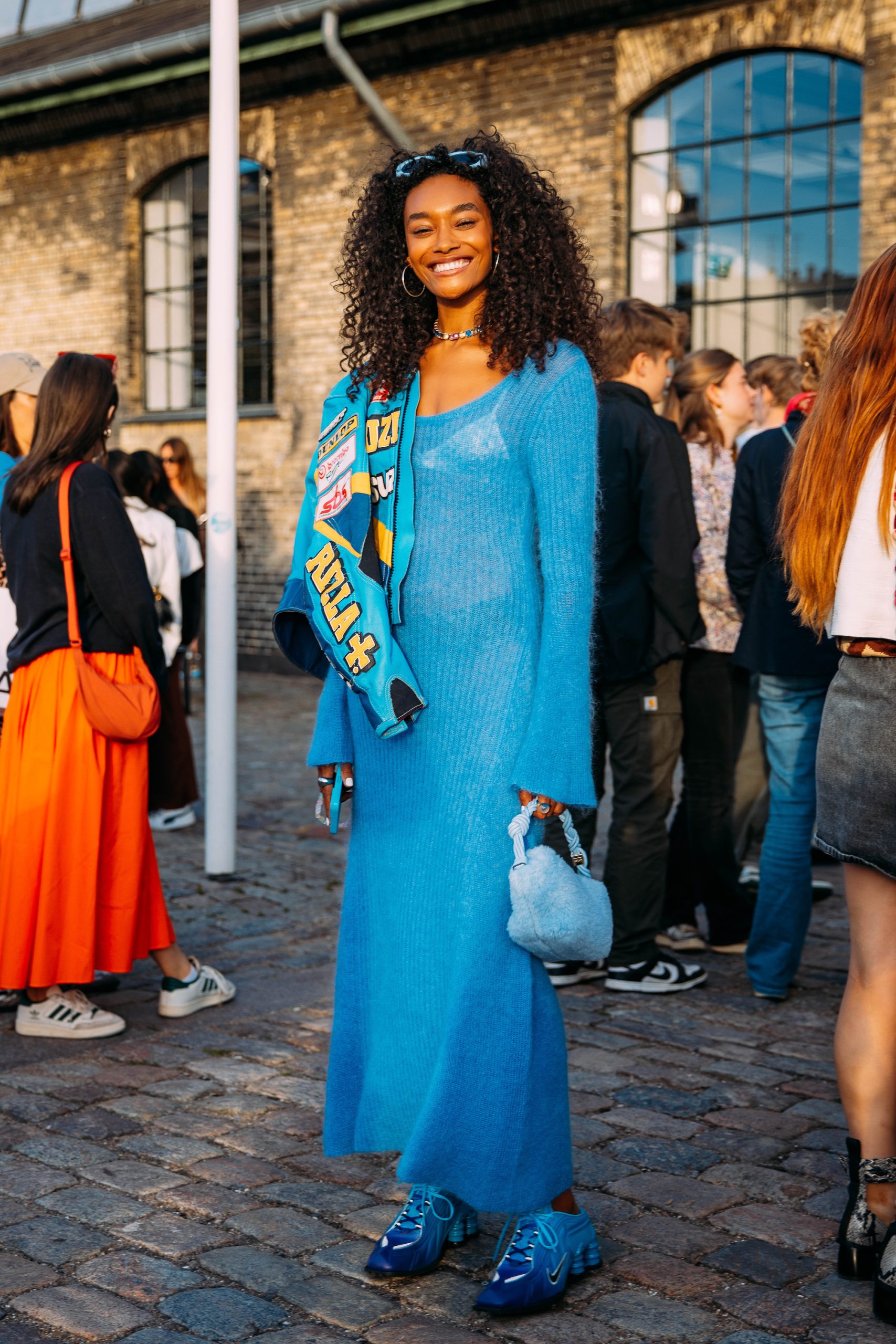 Een look van een showganger tijdens CPHFW lente/zomer 2024