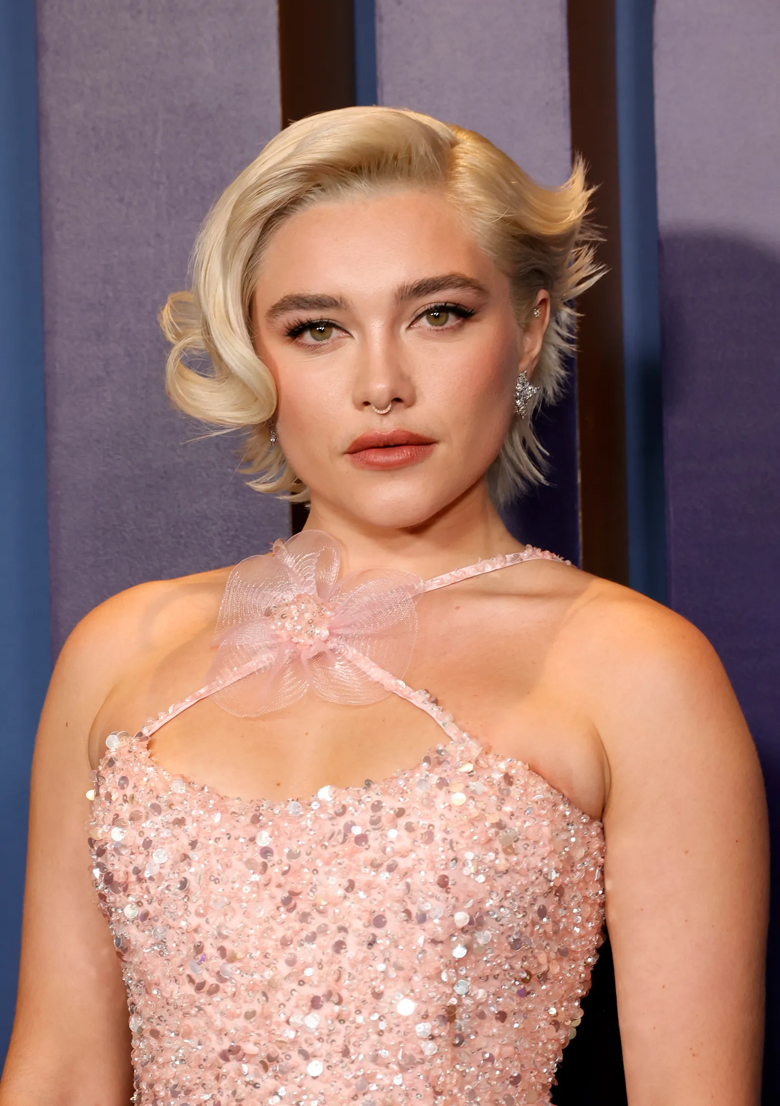 florence-pugh-is-een-moderne-marilyn-monroe-op-de-rode-loper-281785