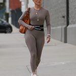 Jennifer Lopez onderweg naar de sportschool om te sporten