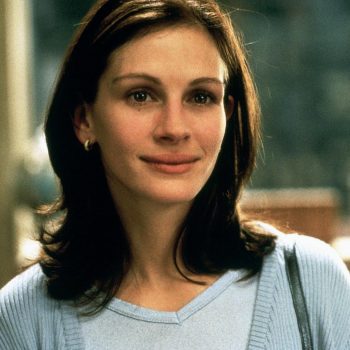 het-geheim-achter-de-standing-in-front-of-a-boy-outfit-van-julia-roberts-in-notting-hill-281972