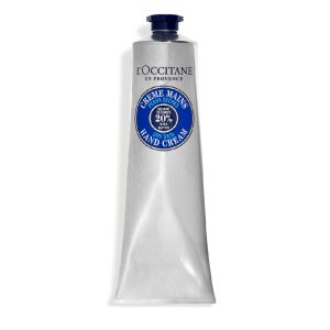 Handcrème van L'Occitane is een van de beautyproducten om mee te nemen op wintersport