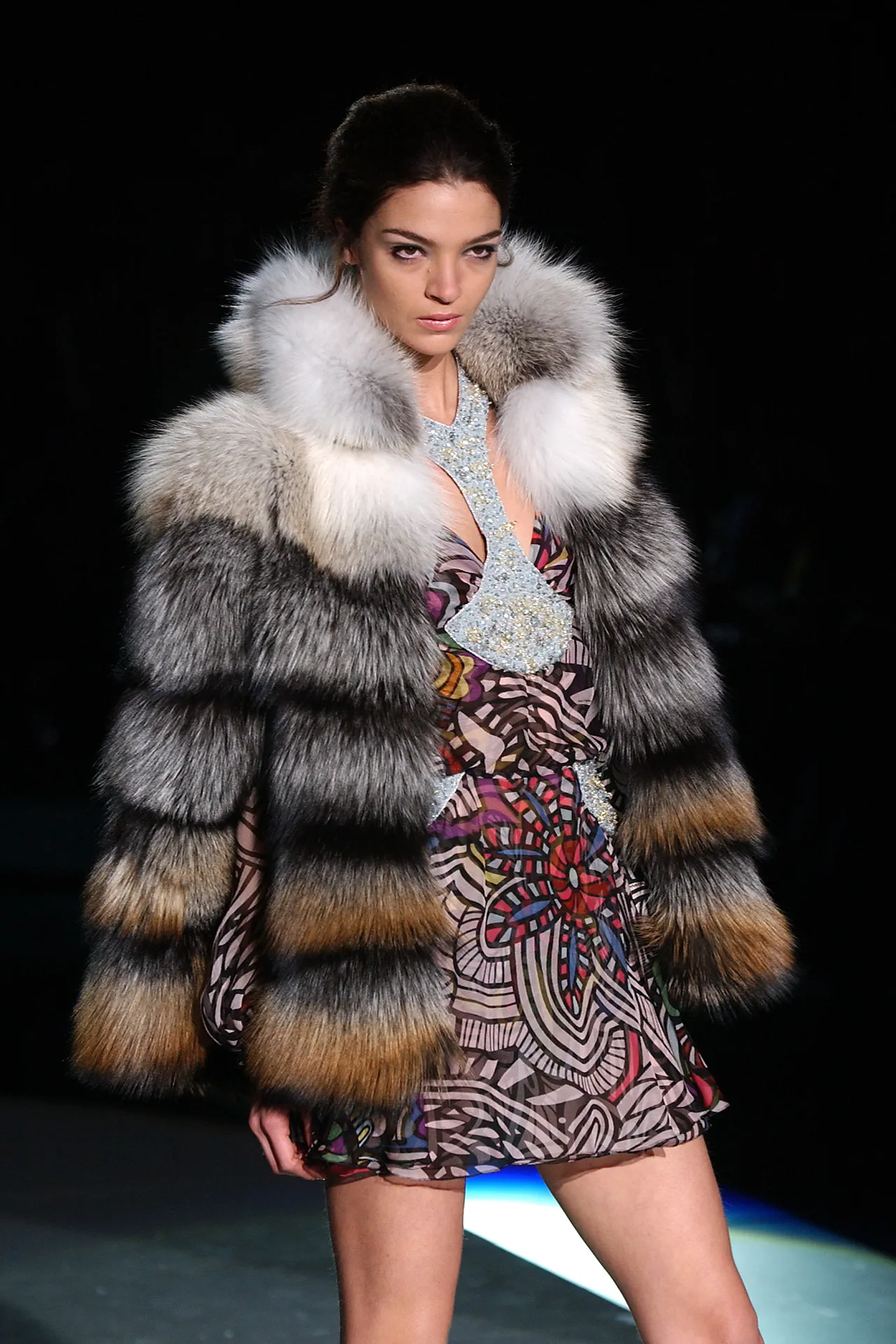 "Mob-Wife" esthetiek op de runway bij Missoni herfst/winter 2004