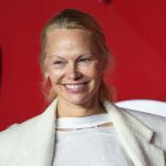Pamela Anderson bij de Fashion Awards 2023